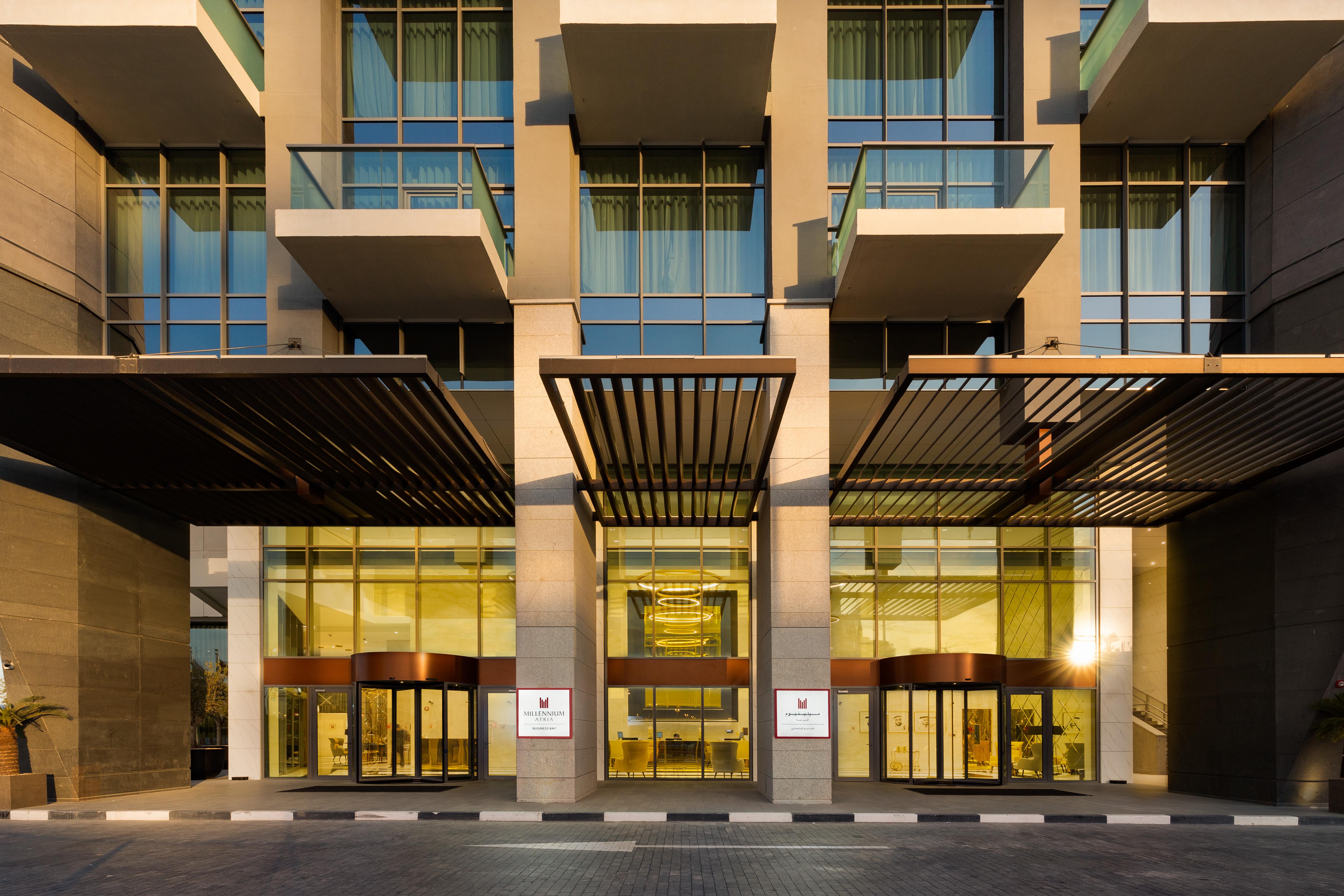 Millennium Atria Business Bay Aparthotel Dubái Exterior foto